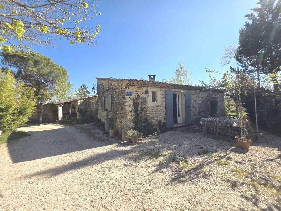 Maison à GORDES
