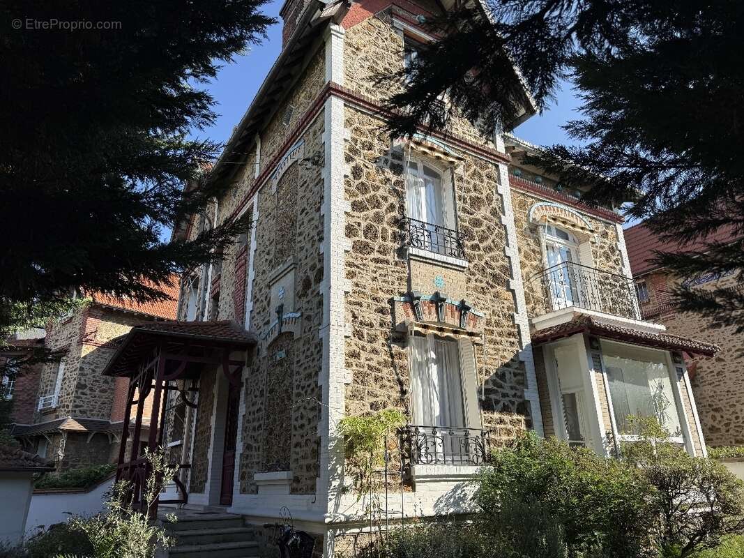 Maison à SAINT-MAUR-DES-FOSSES