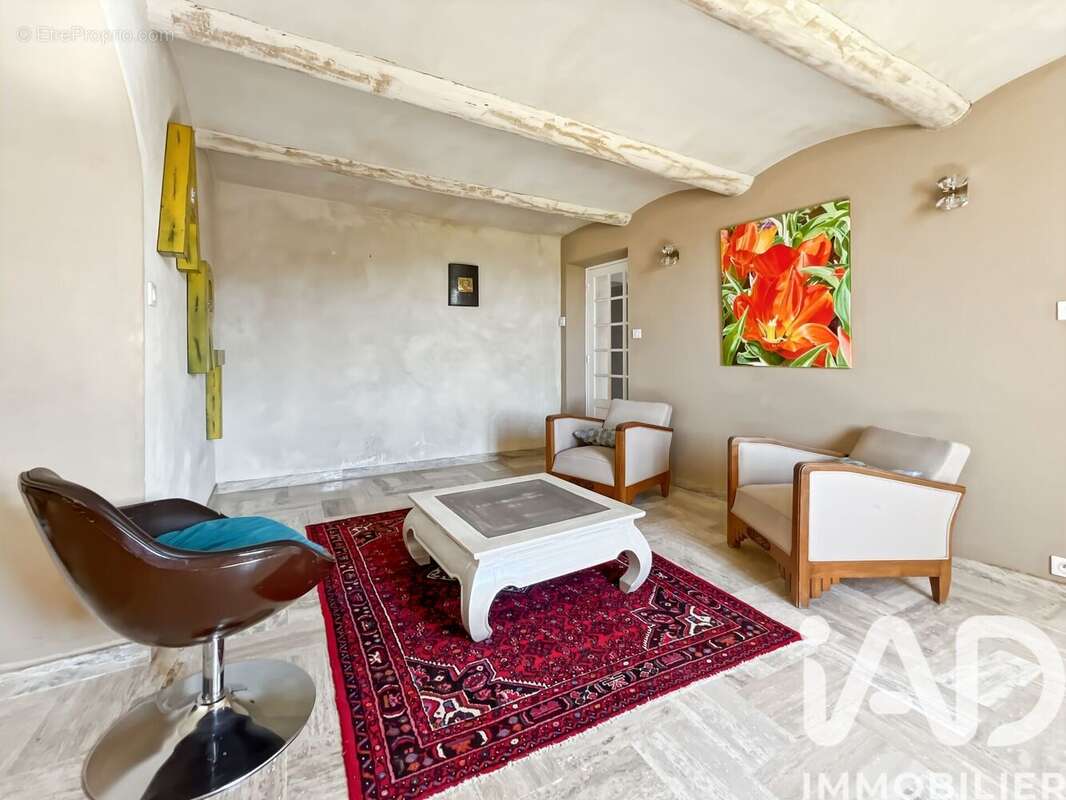 Maison 185 m² à Goudargues  - photo 8