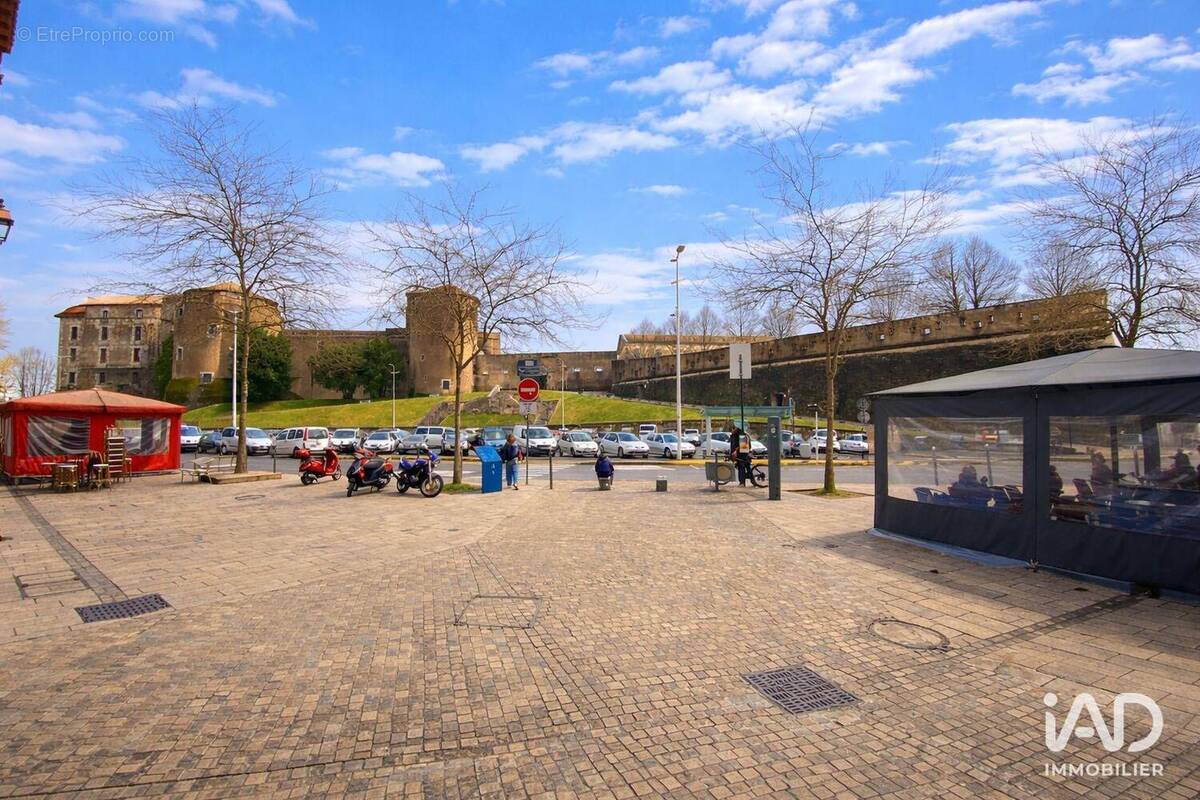 Photo 1 - Commerce à BAYONNE