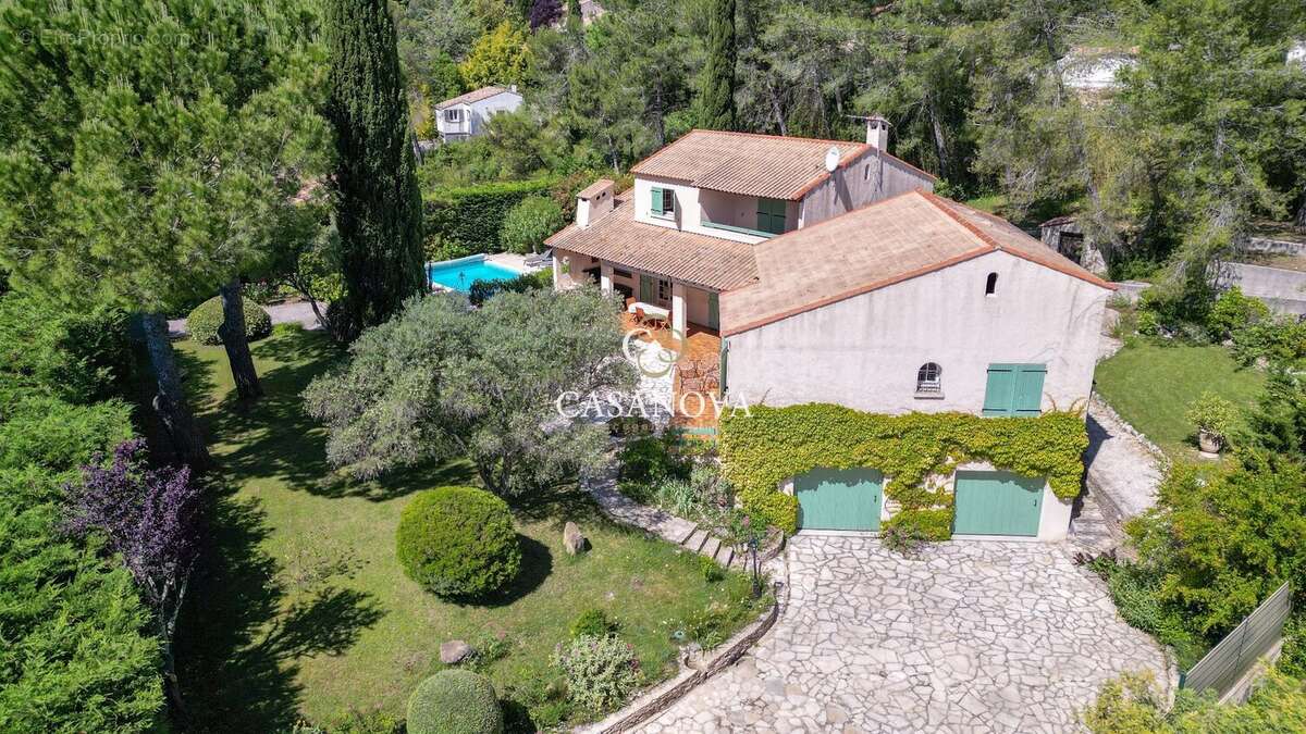 Maison de charme avec piscine, jardin luxuriant et grand garage dans un quartier résidentiel paisible aux portes de Montpellier - photo 6