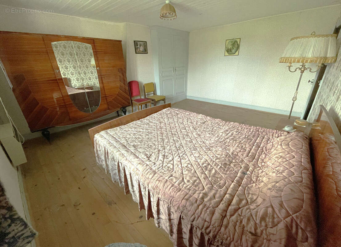 Maison à CHARBONNIERES-LES-VIEILLES