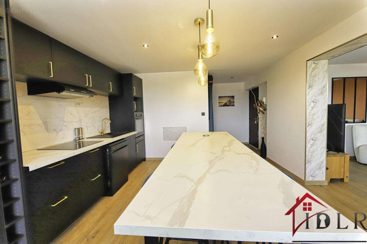 Appartement T4 3 chambres, balcon et  garage à vendre à Hyèr - photo 3
