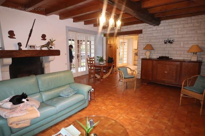 Maison à SAINT-BRIS-DES-BOIS