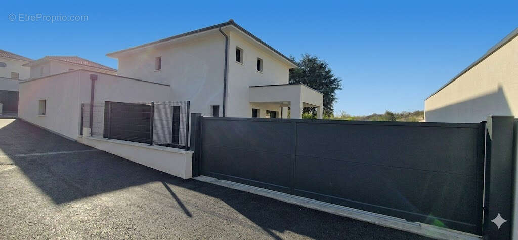 Maison à PANOSSAS