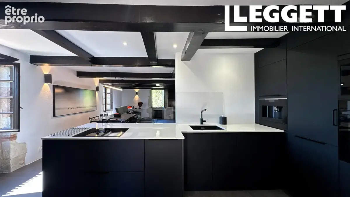 Superbe propriété en pierre rénovée, offrant 2 gîtes & piscine, vues et un cadre privé exceptionnelle - photo 3