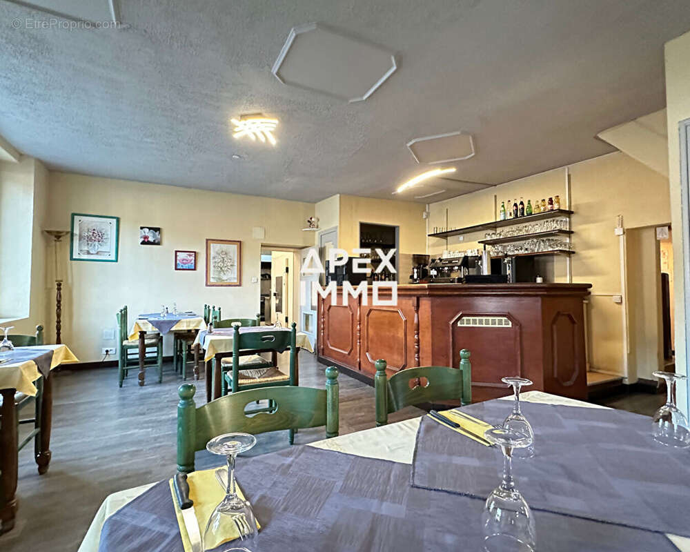 Commerce à SAINT-DENIS-DE-L&#039;HOTEL