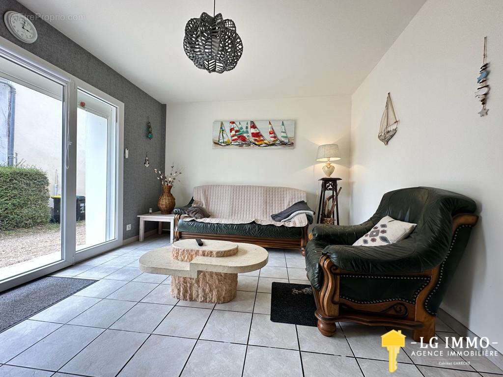 Maison à MORTAGNE-SUR-GIRONDE