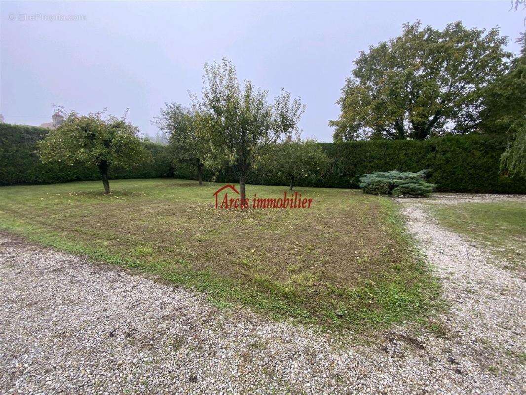 Maison à MERY-SUR-SEINE