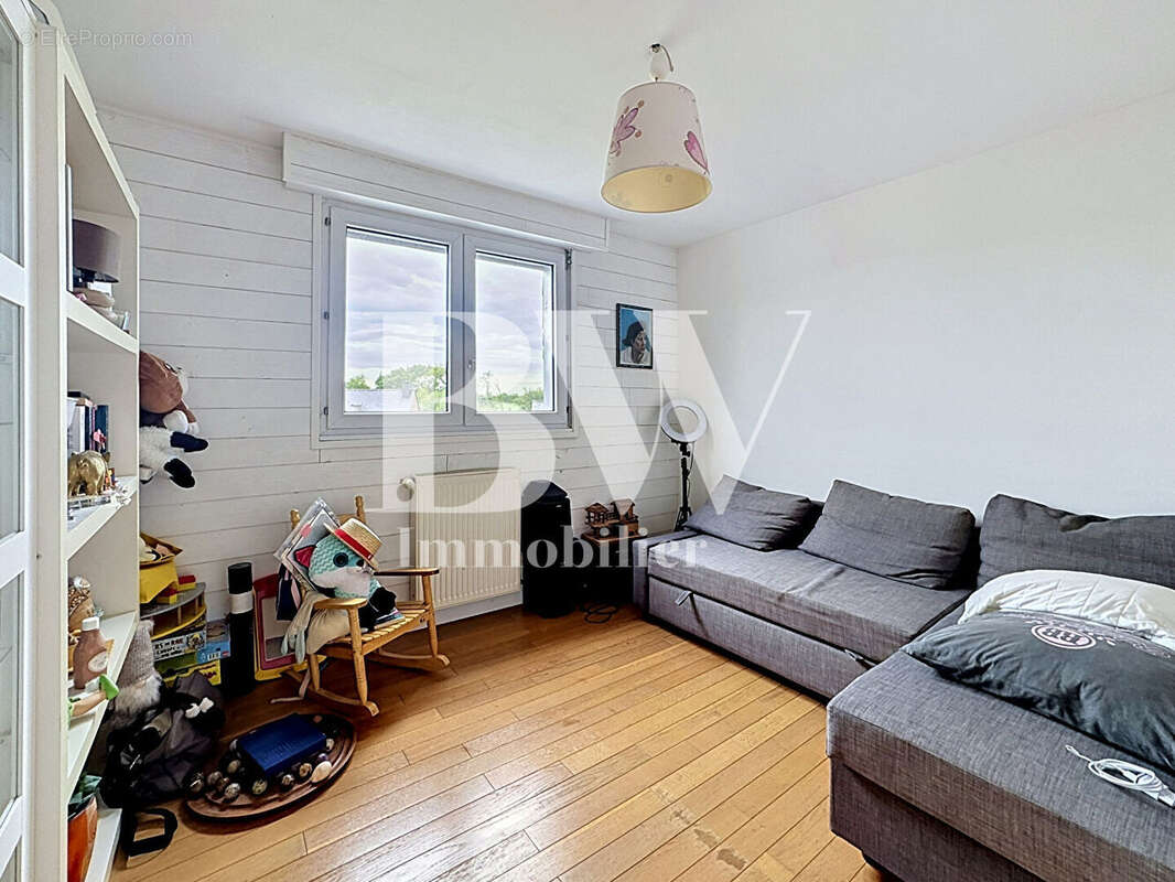 [A VENDRE] SAINT-THONAN - Maison familiale 147 m² - 5 chambres - DPE A - Pompe à chaleur - Toiture récente - En impasse - photo 6