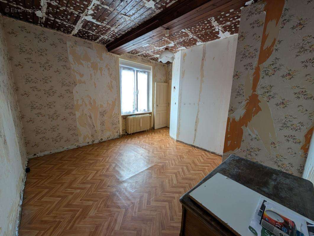 Ensemble de caractère avec 8 400 m² de terrain et vastes dépendances – Le Teilleul (50640) - photo 7