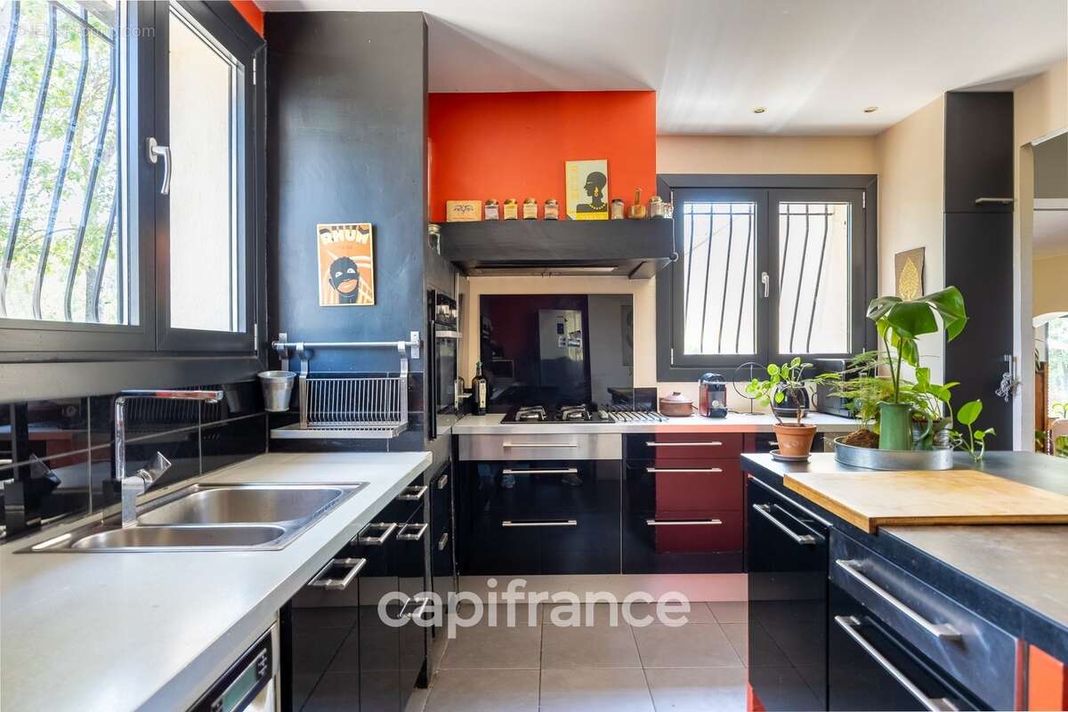 Maison à vendre 7 pièces avec T2 indépendant à Fuveau avec jardin - photo 29