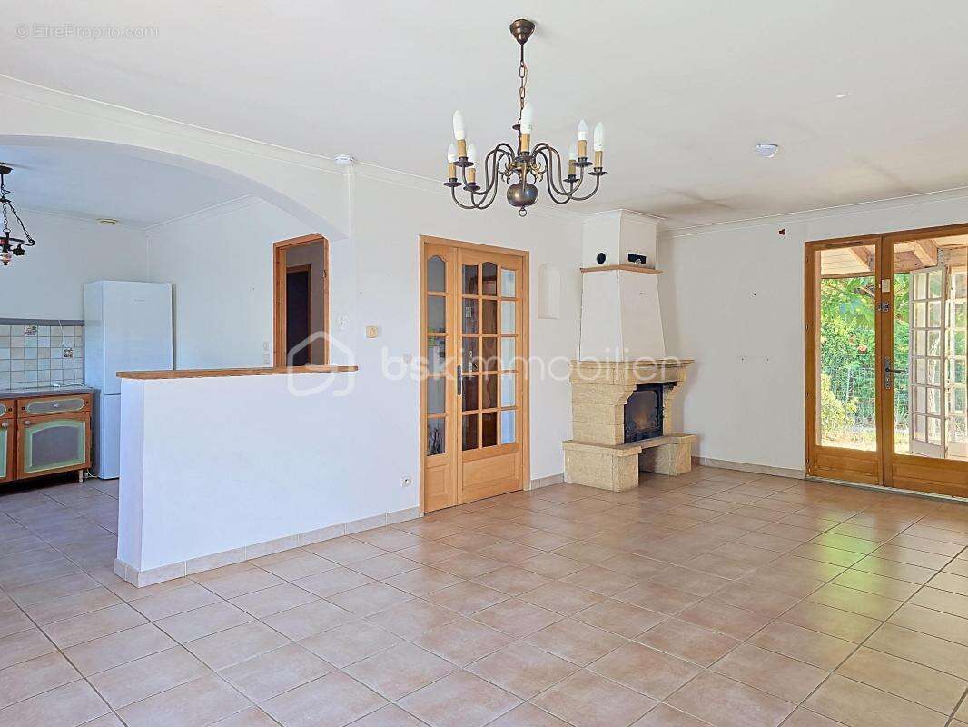 Vers-Pont-du-Gard – Maison de plain-pied 4 pièces – 94 m² – Vue panoramique exceptionnelle sur les collines de Collias - photo 6