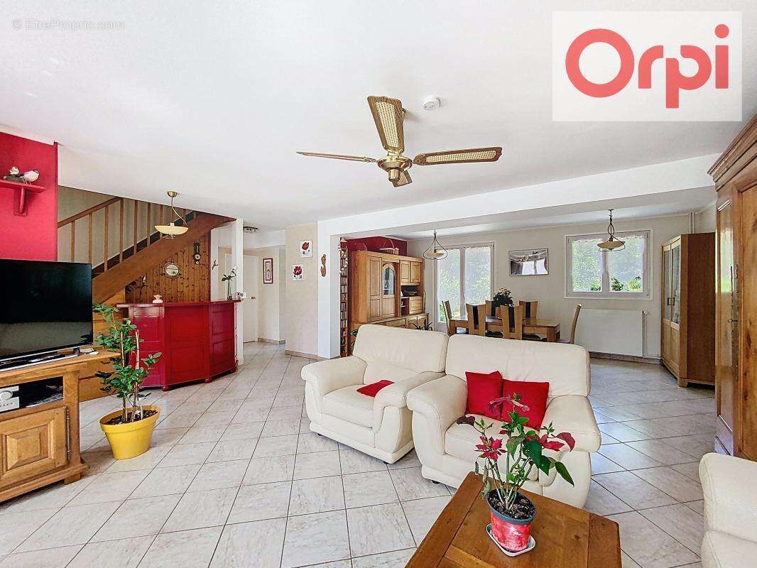 Maison à LE MESNIL-SAINT-DENIS