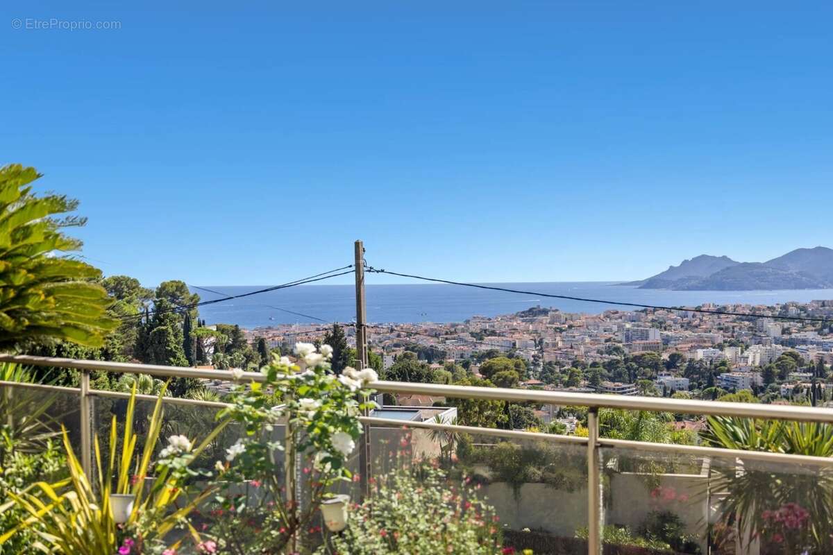 Appartement à LE CANNET