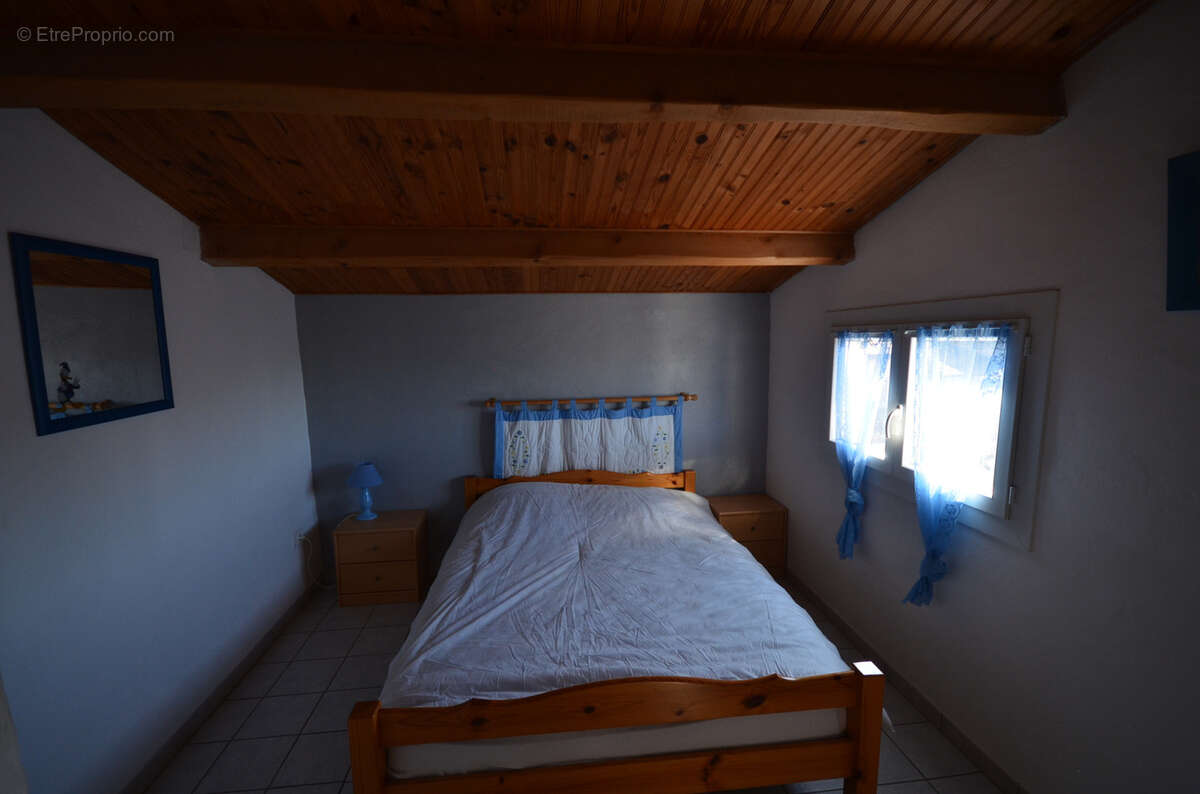 Appartement à LES SALLES-SUR-VERDON