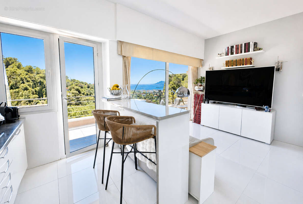 2p vue mer panoramique - cannes residentiel - photo 4