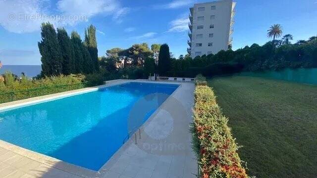 Appartement à ROQUEBRUNE-CAP-MARTIN
