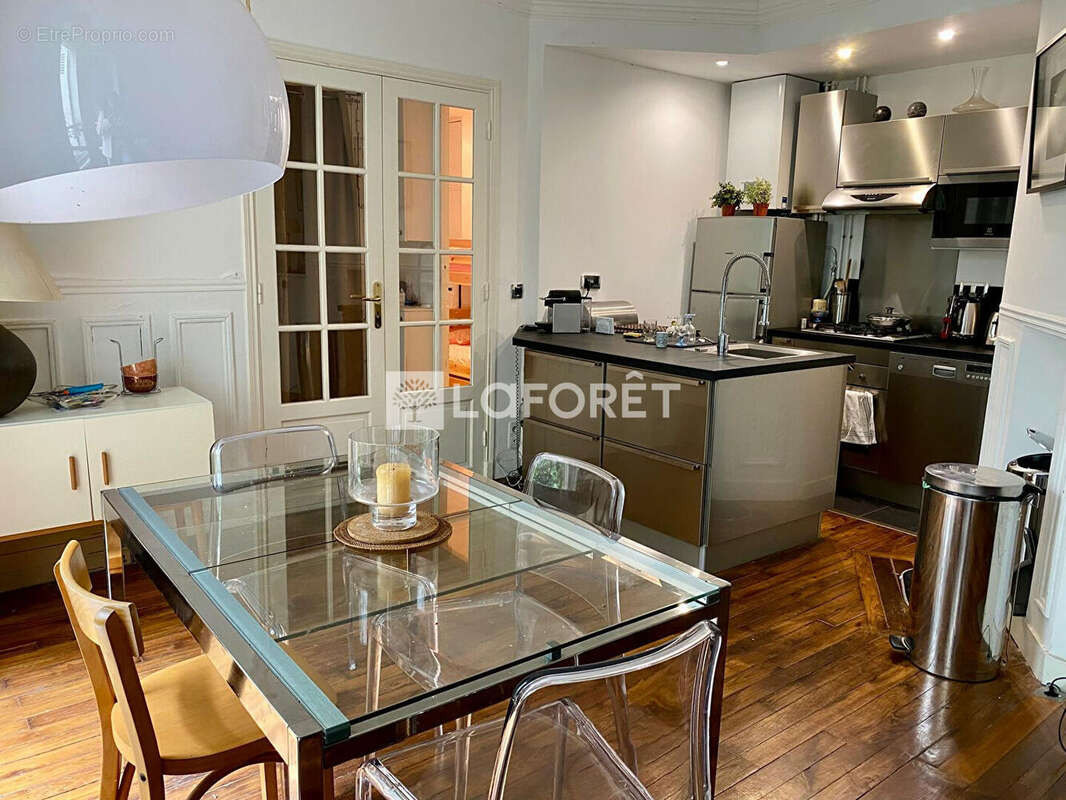 Appartement à PARIS-15E