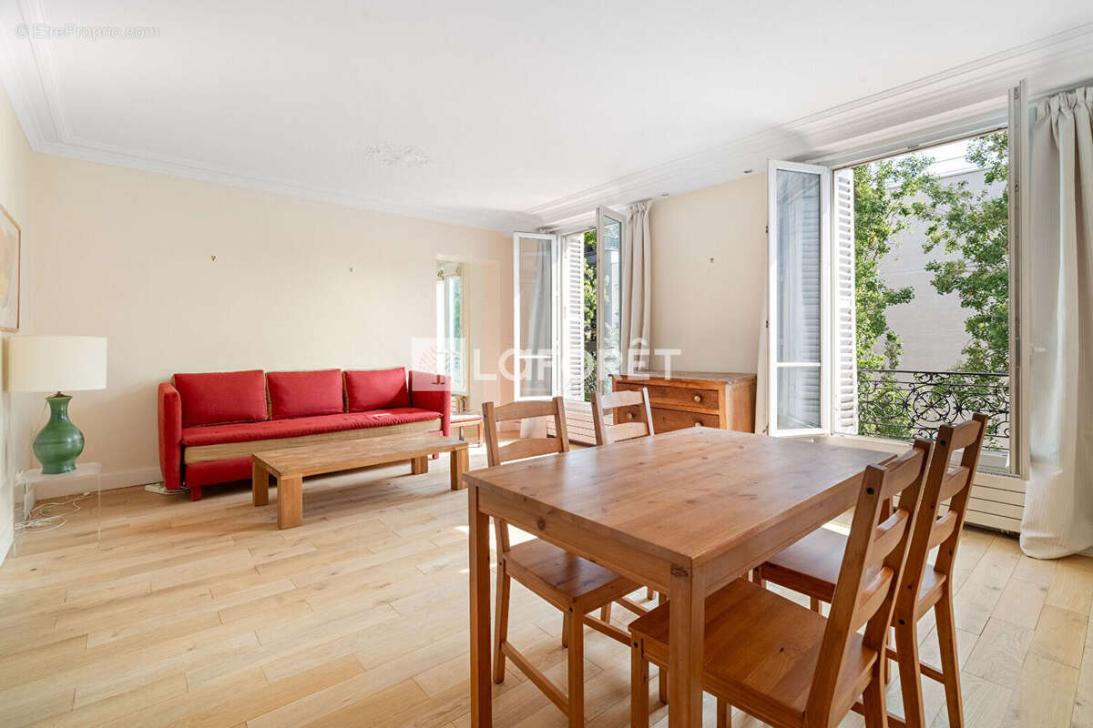 Appartement à PARIS-17E