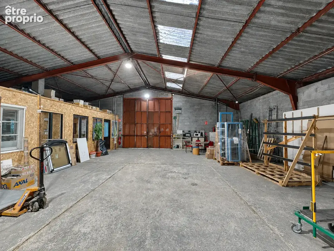 Local professionnel a usage d'entrepot - 400 m2 - photo 2