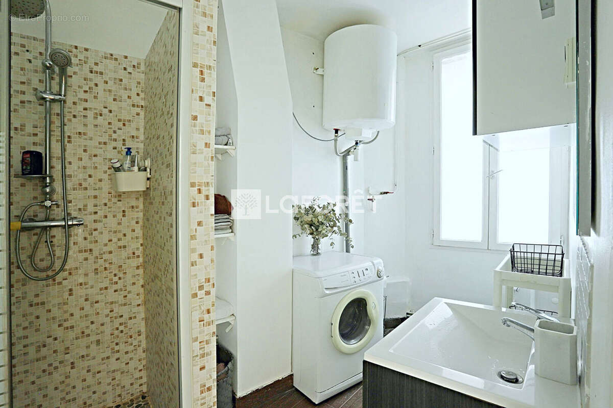 Appartement à PARIS-14E