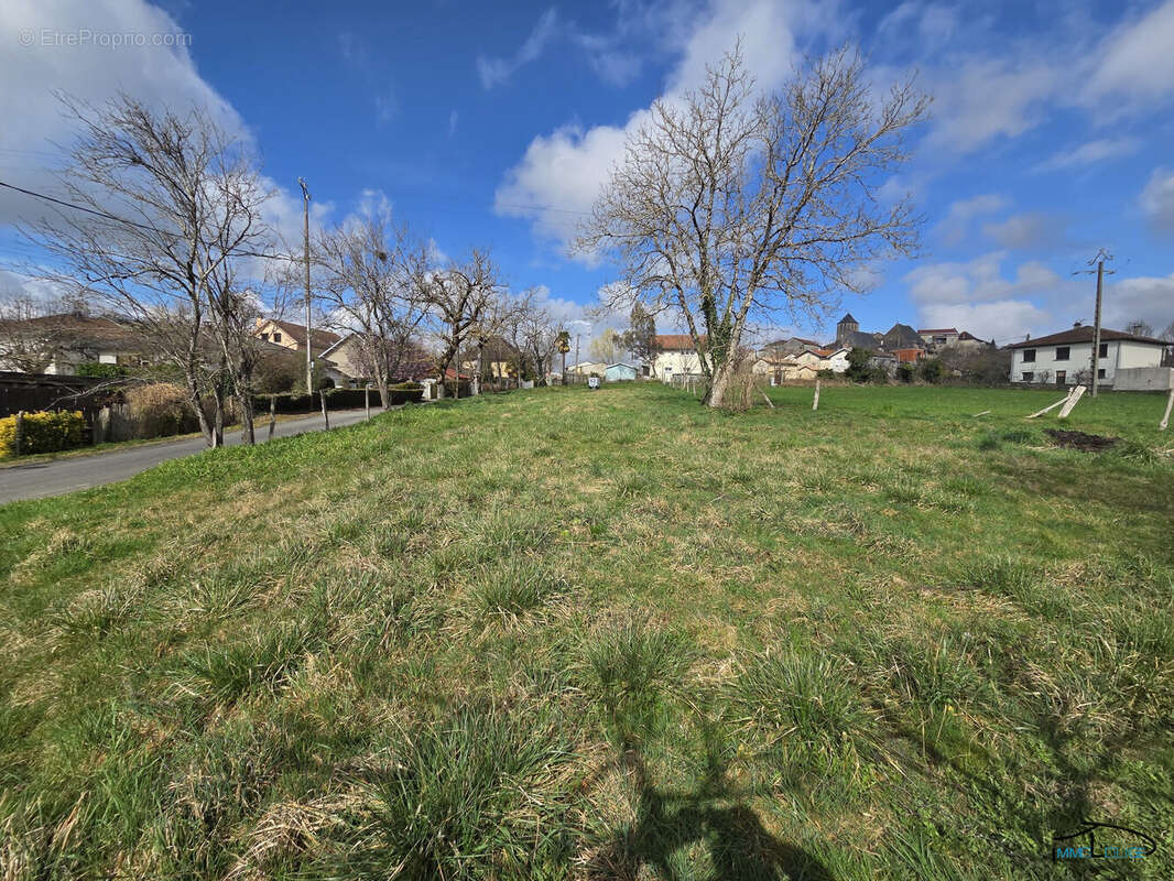 Terrain à ASPRIERES