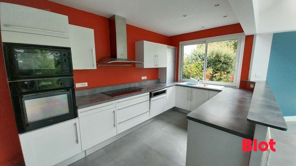 Maison 174 m² à La Chapelle-Des-Fougeretz  - photo 6