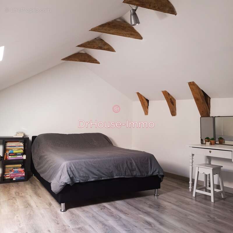 Maison à SAINT-HOSTIEN