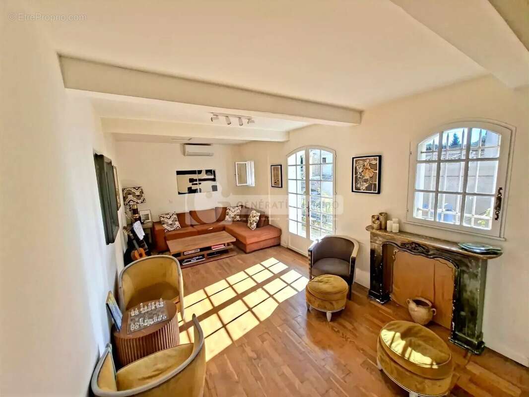 Maison à FONTVIEILLE