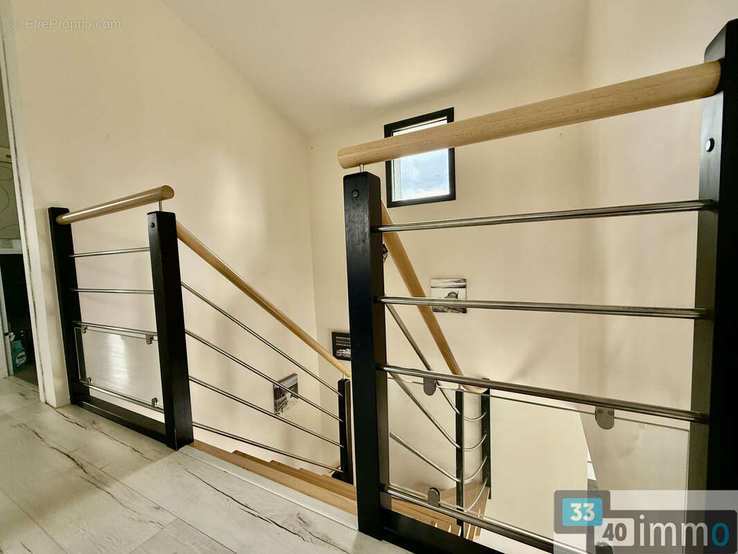 Maison contemporaine de 174 m2 - 6 chambres - photo 8