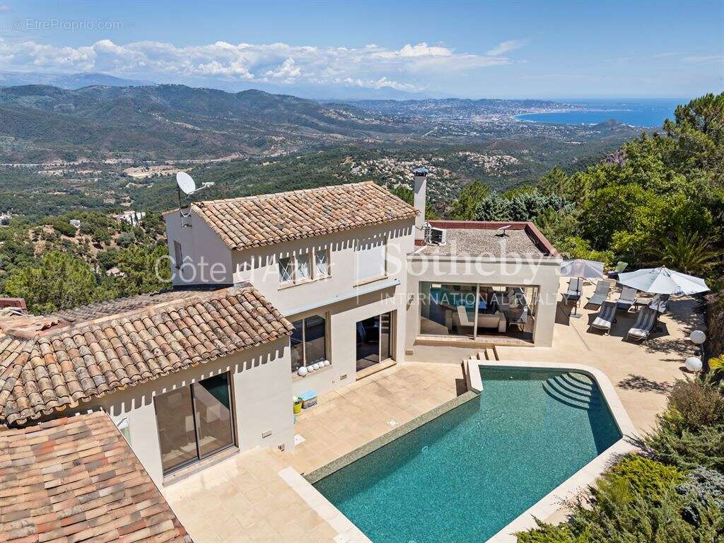 Maison à LES ADRETS-DE-L'ESTEREL