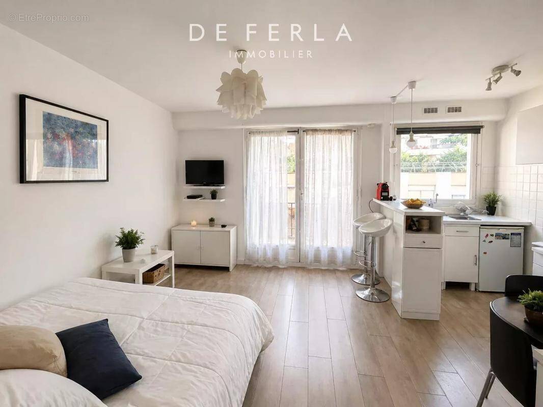 Appartement à PARIS-15E