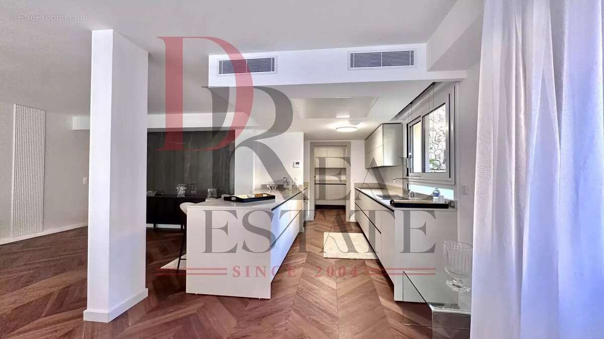 Appartement à ROQUEBRUNE-CAP-MARTIN