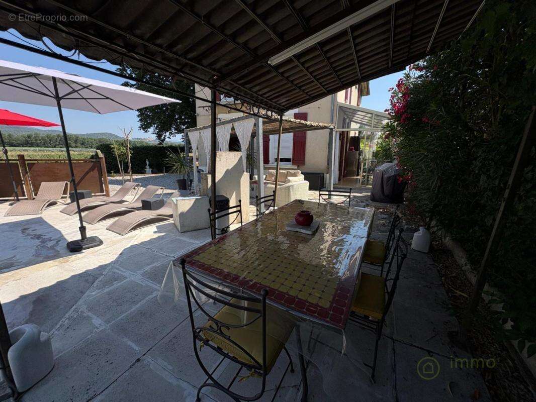 Maison 137 m² à Les Mees  - photo 7