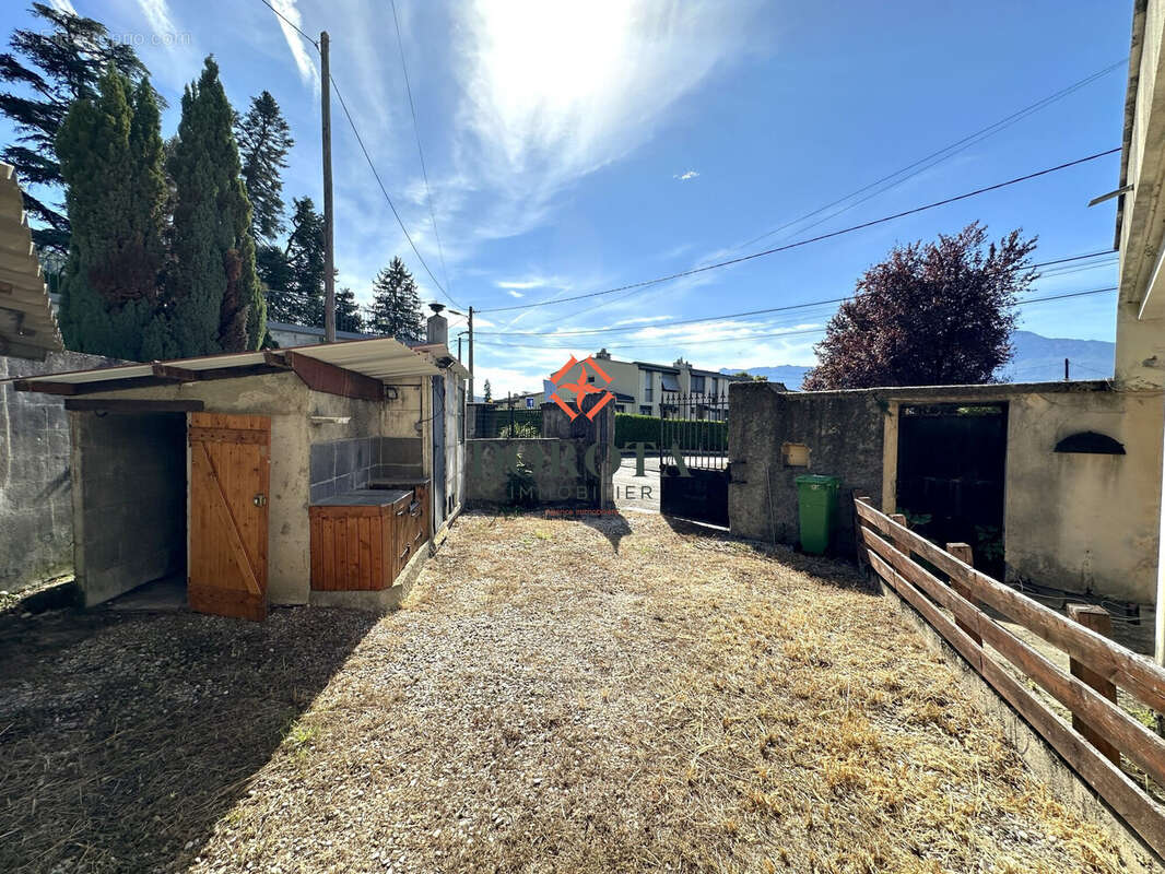 Maison à SAINT-MARTIN-D&#039;HERES