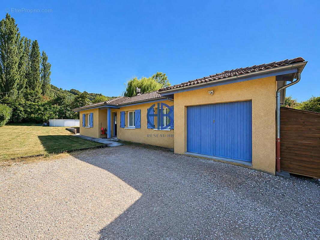 Maison à SALAGNON