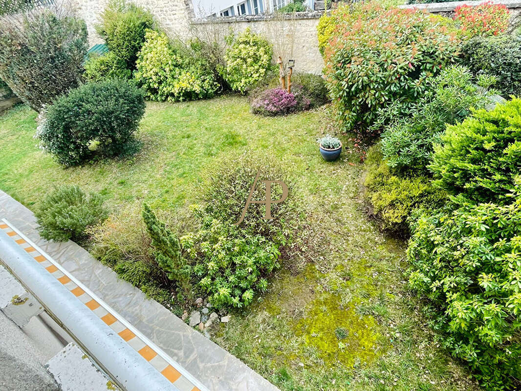 Duplex Saint Germain En Laye 5 pièces avec jardin privatif - photo 8