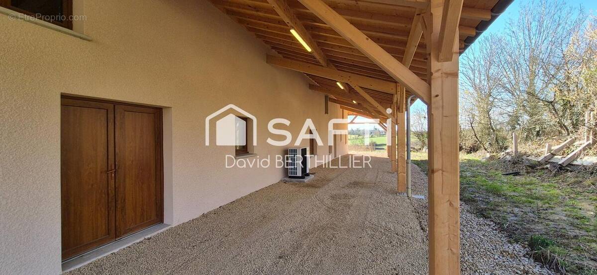 Photo 1 - Maison à SAINT-ETIENNE-DU-BOIS