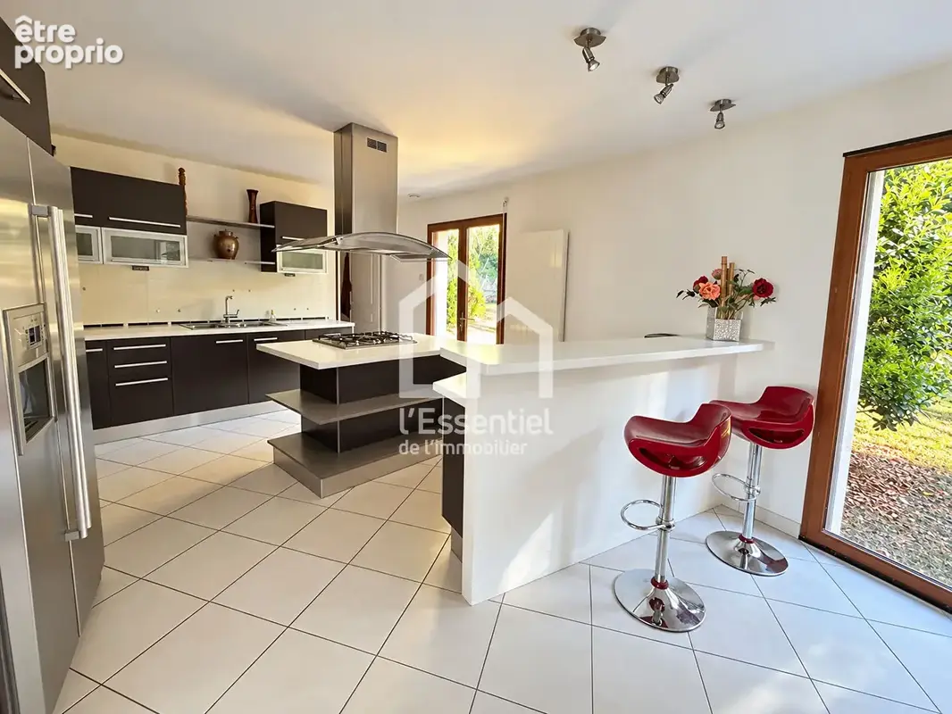 A vendre - maison d'architecte ndividuelle - 158 m² - sous sol total - terrain 977 m² - photo 5