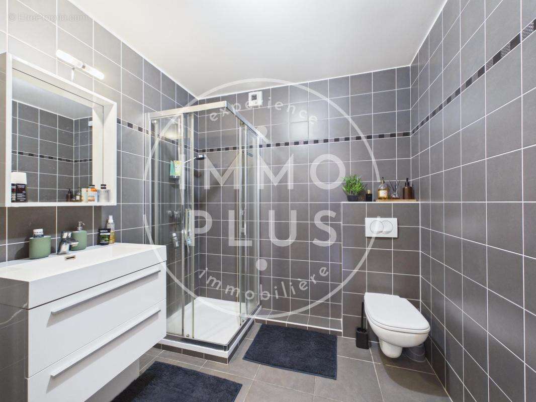 Vente - Appartement - 3 pièces + cuisine - 54,60 m² - 449 000 € - photo 2