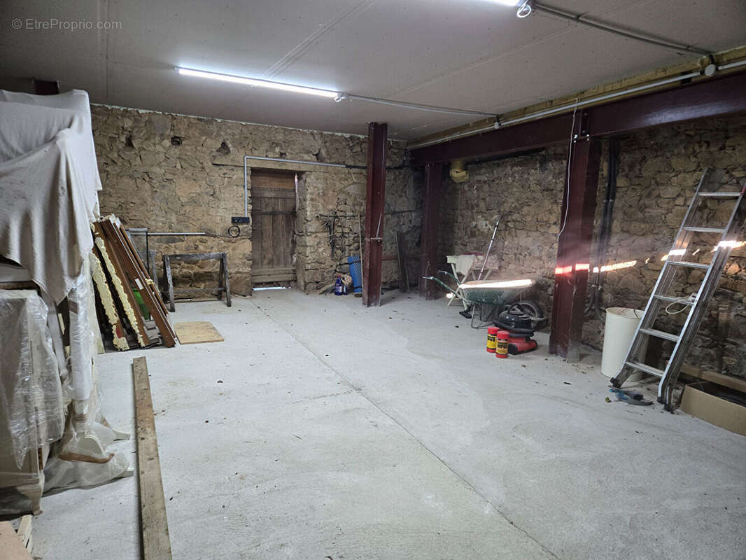 HAUTE-VIENNE - Charmante propriété en pierre rénovée, prête à être habitée - photo 15