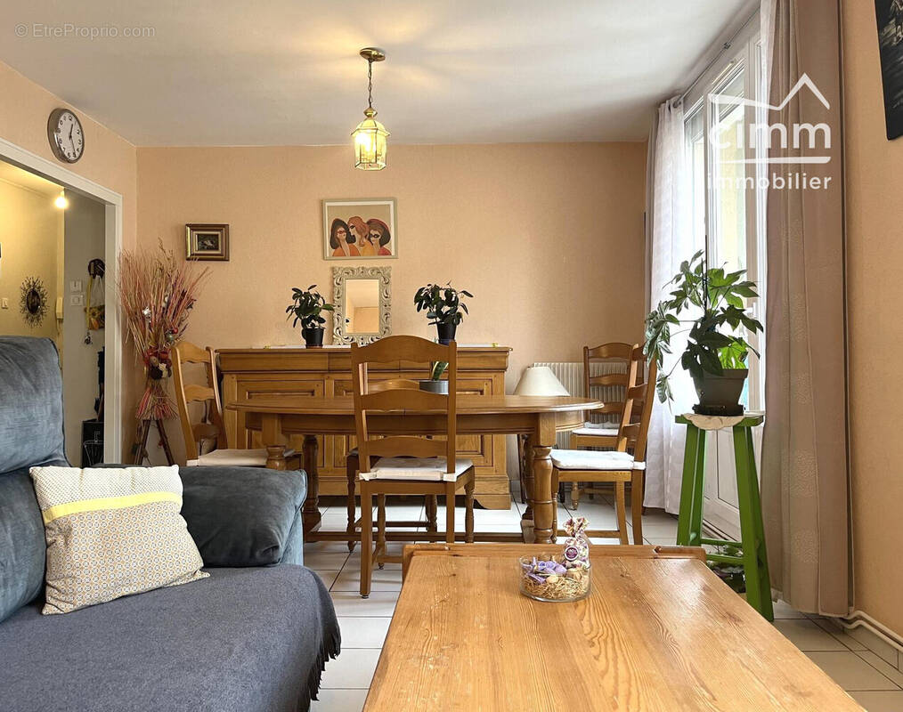 Appartement à FONTAINE