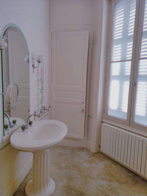 Maison à CHATELLERAULT