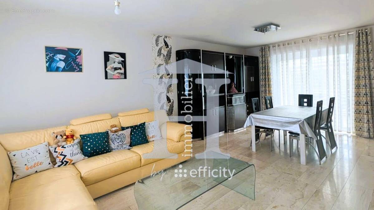 Maison à COURRIERES