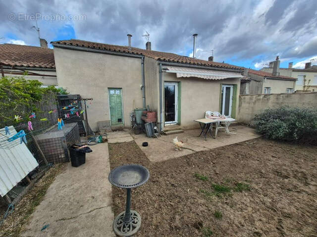 Maison à AZILLE