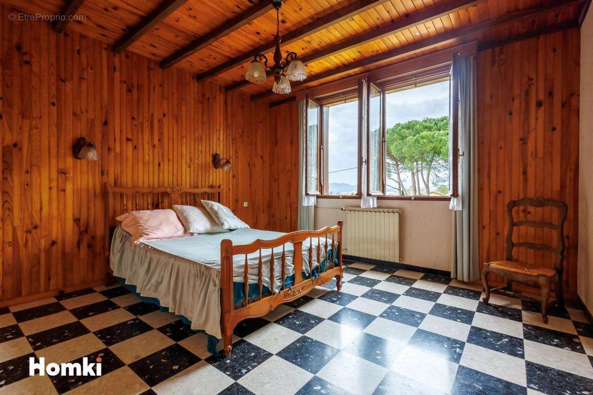 Maison à BAGNOLS-SUR-CEZE