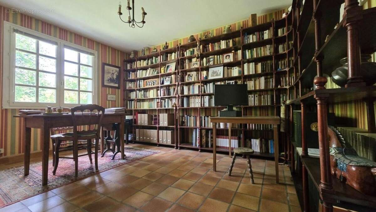 Maison à CHANTILLY