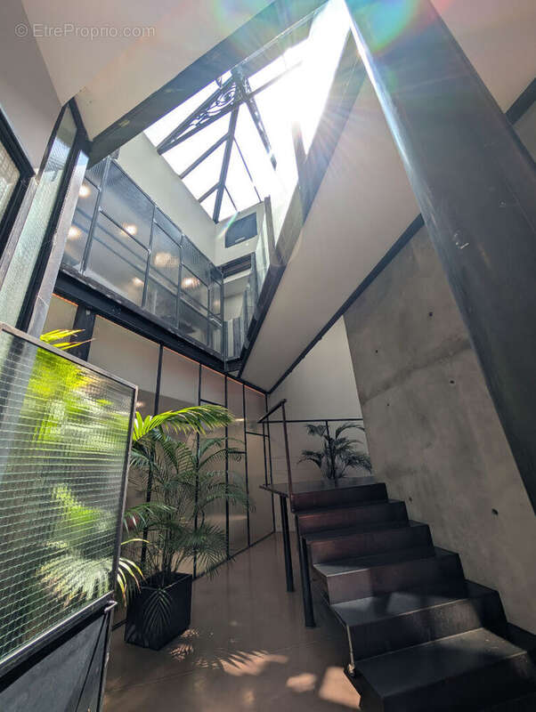 Exceptionnel loft d'architecte avec terrasse et place de parking - photo 3