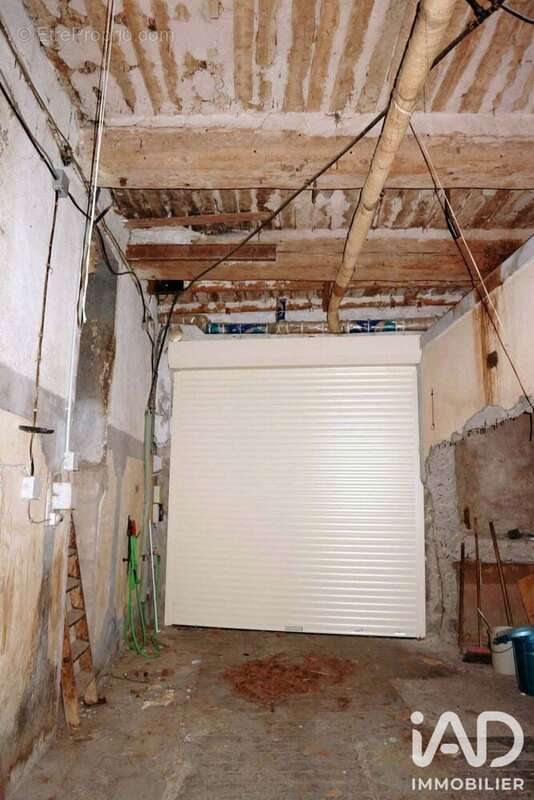 Maison 215 m² à Pouzolles  - photo 3